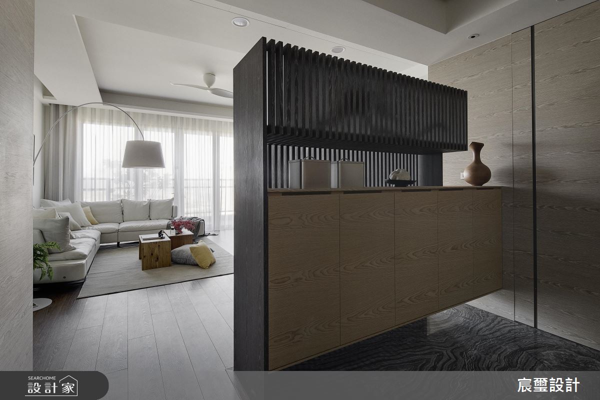 心機收納櫃假扮電視牆！空間感、好動線都滿分的全方位住宅