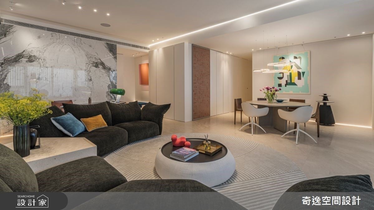 開闊視野搭配隱藏設計，為55坪極簡現代宅，更簡單舒適的視覺饗宴