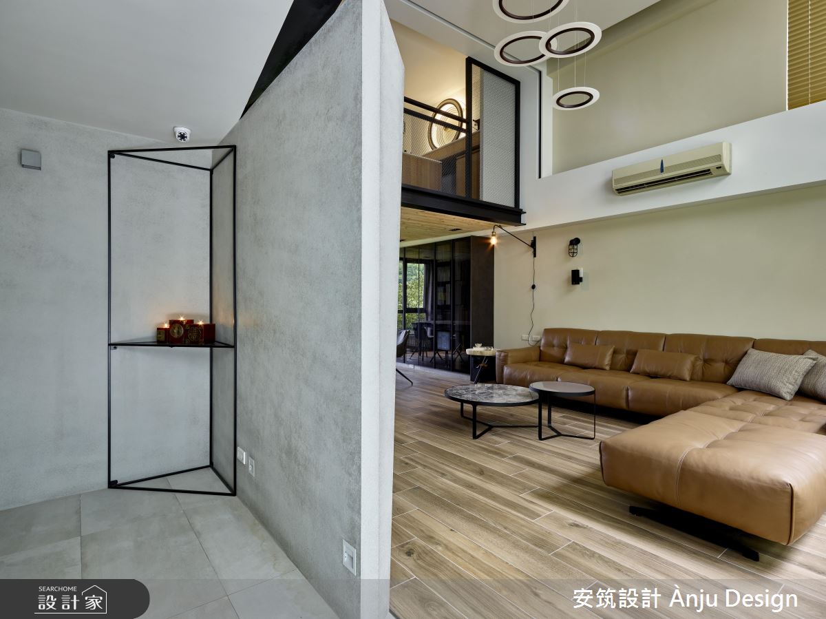 佛堂帶點工業風範！挑高透天別墅兼容莊嚴和休閒