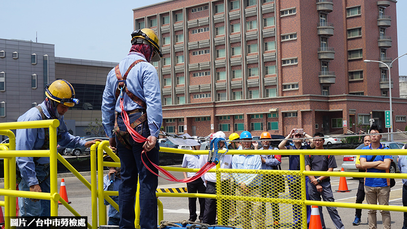 屋頂修繕工安事故頻傳 防護措施怎麼做？