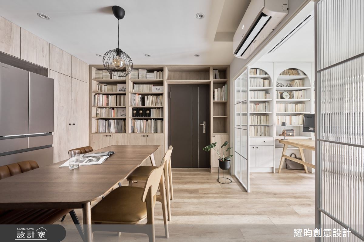 25坪老屋改造成日光療癒美宅！人文書牆與優美琴房，體現美式居家最CHILL...