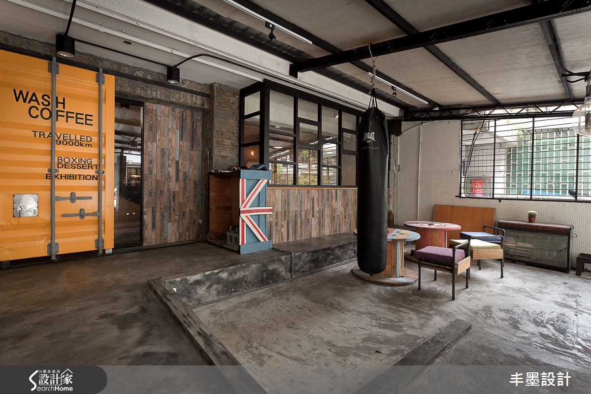 一兼二顧！洗衣咖啡店，粗獷 Loft 藏著甜點溫柔！