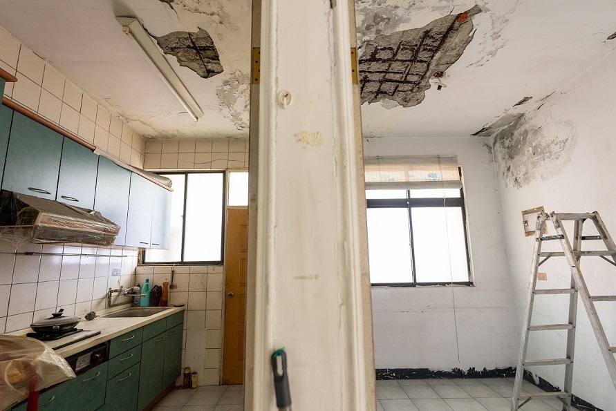 曾在睡夢中被燈砸胸驚醒！建商接手打掉重練 房價直接翻倍