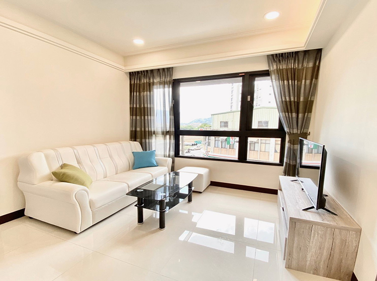 一只皮箱入住純淨紓壓宅