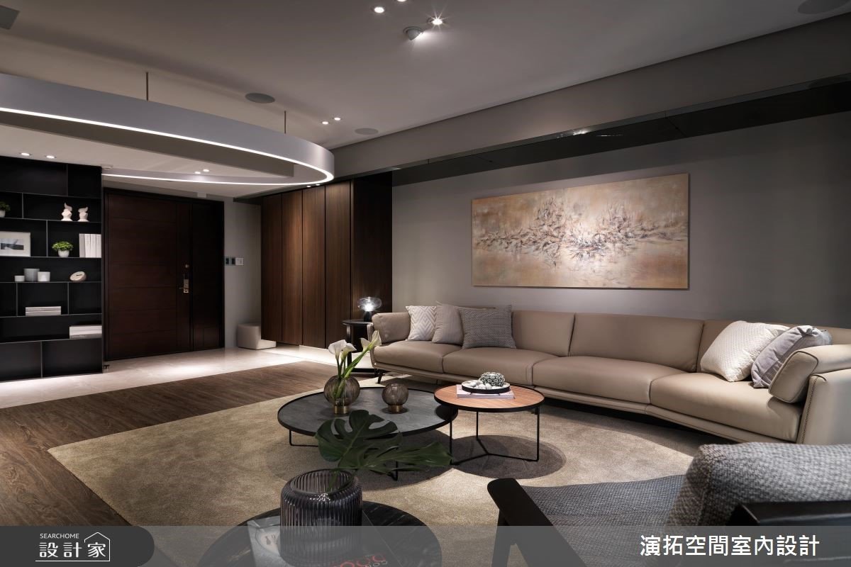 開放格局串連玄關與客、餐廳，幾何元素遍布60坪現代宅