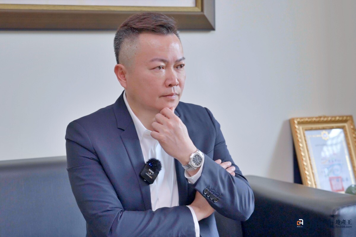 全國代銷全聯會理事長戴嘉聖受訪時指出，《經紀業管理條例》部分條文已經不符合現今狀態，任內將積極推動修法。（圖／記者蘇茵慧）