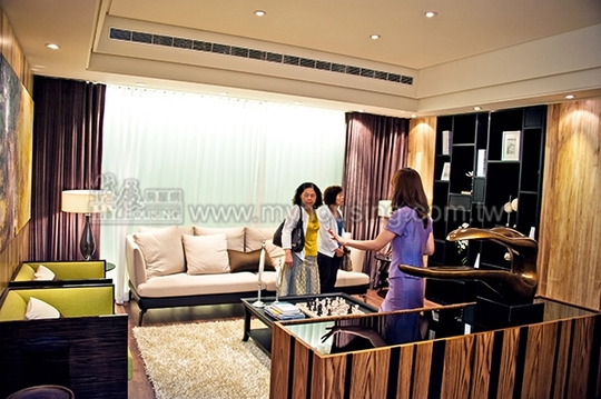 央行大禮慘被KO  8月住展風向球落至谷底