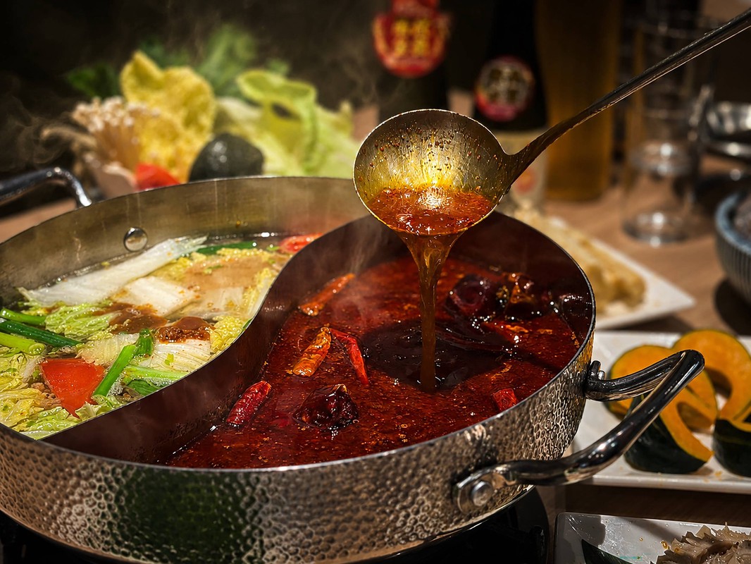 老沙茶麻辣鴛鴦鍋上市！香麻不膩口「連湯都能喝得下去」