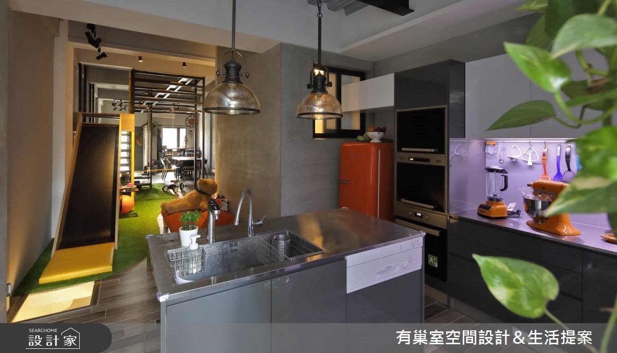 樓梯間就是我的遊樂園！ 65 坪時髦工業親子宅迸發繽紛童趣