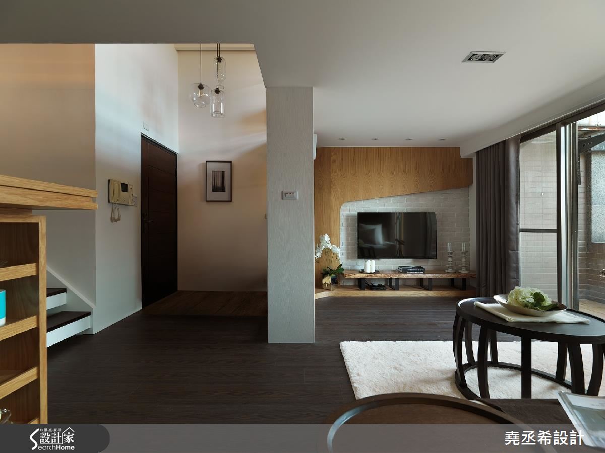 住進 15 坪北歐夾層小家 與自己來場浪漫獨身約會！