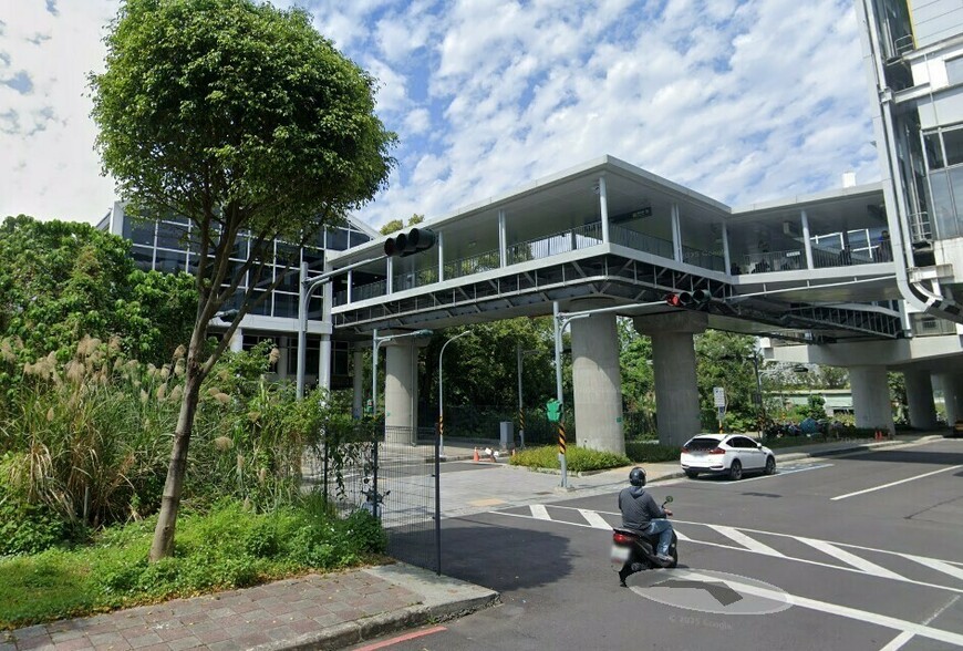 五泰輕軌Plus來了！新北捷運「黃金十字線」成形 塭仔圳房價要噴了？