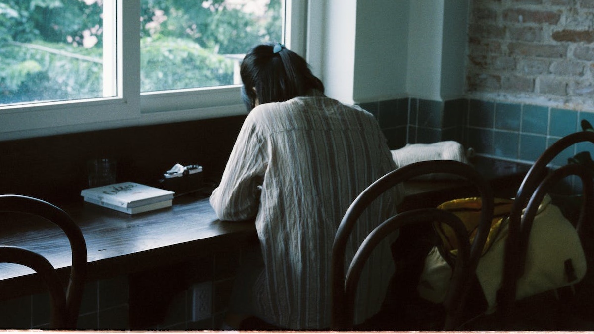 上班上到憂鬱症 她為辦房貸不敢辭 網勸：命比房重要