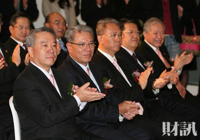 他獄中自救，急尋上海大樓買家