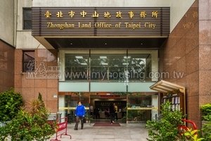 產權以什麼記載為準