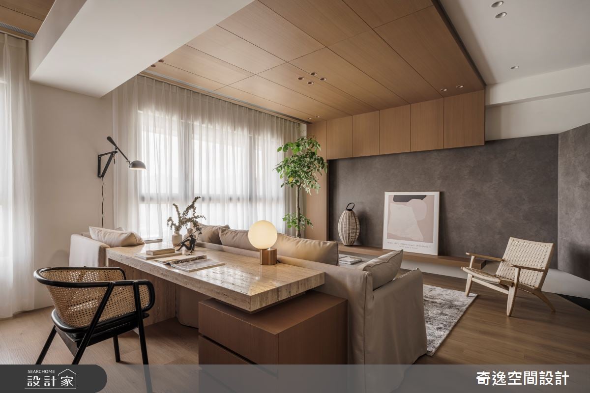 溫潤木質構築一家四口的暖心居所！斜度屏風、海量更衣間兼顧美型收納