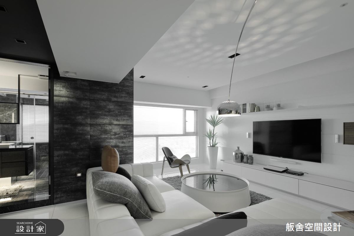 坐擁千萬夜景！ 30 年老屋化身純白時尚新婚宅