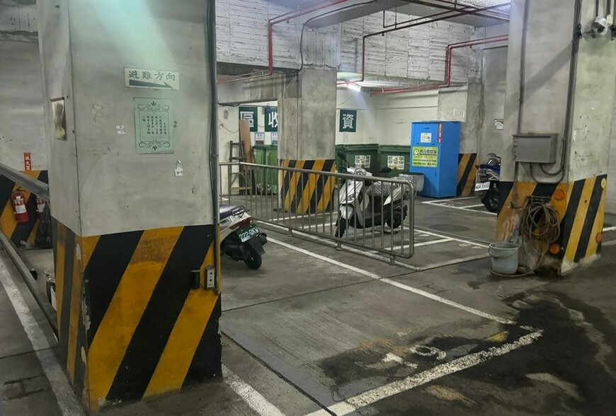 地下樓層的居住階級：B3車位背後的社區管理問題