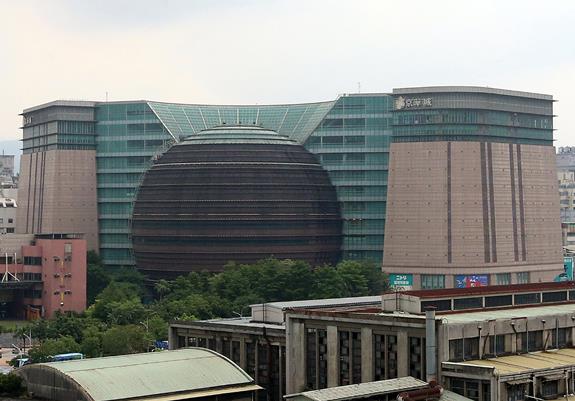 京華城標售 五路人馬爭奪