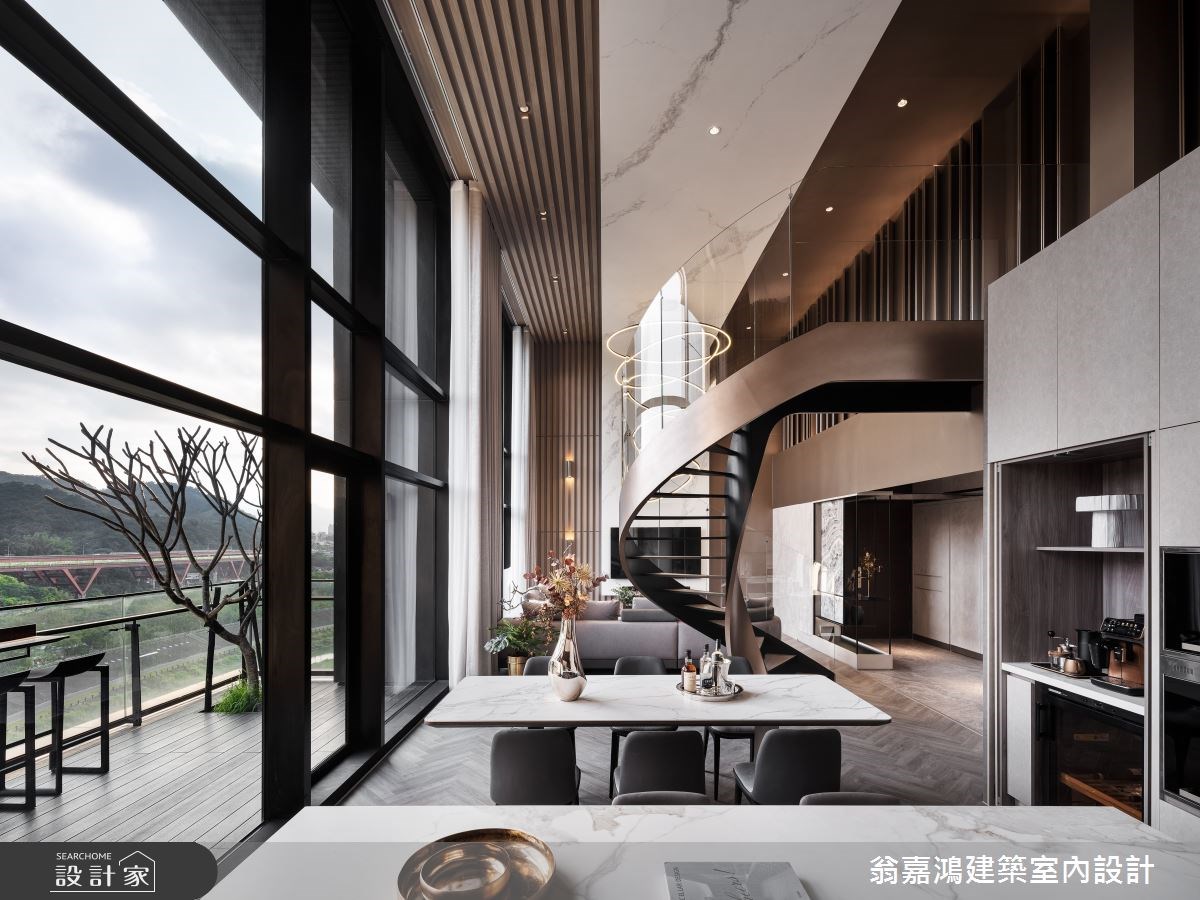 遠離塵囂的百坪樓中樓豪宅！加入女性思維，締造飯店風客廳、露台SPA和明...