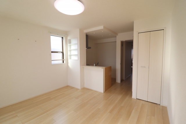 「靠爸」真的很可恥？買房被友狂酸他沮喪 網坦言：資源也是能力