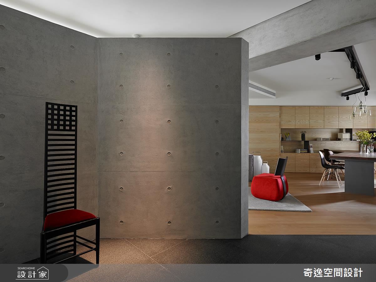 擺平畸形中古屋！仿清水模 x 木皮打造簡約美型機能宅