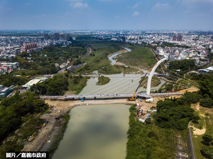 八掌溪人行景觀橋 預定11月完工