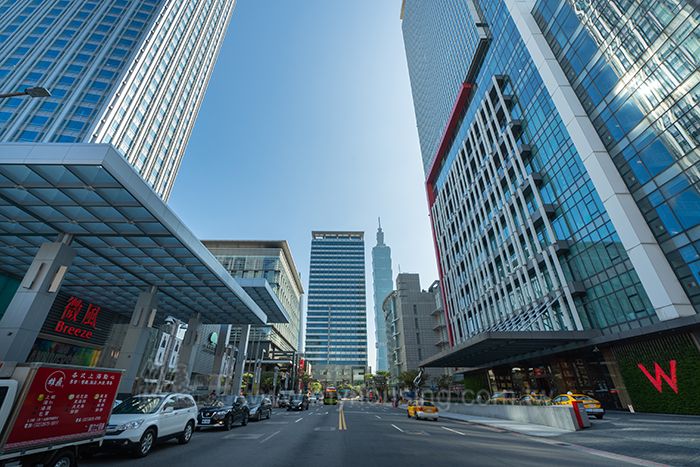 住進內湖近信義！大人的水岸建築精工落成