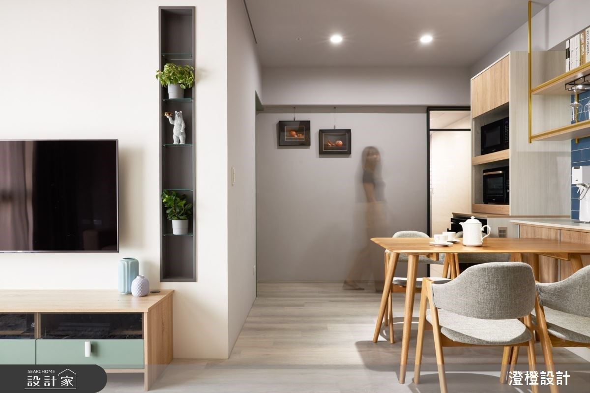 翻新中古屋風貌！溫潤木頭與風格展示櫃混搭熱門工程師的家