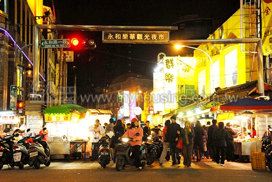 營業許可遭撤　樂華夜市恐熄燈