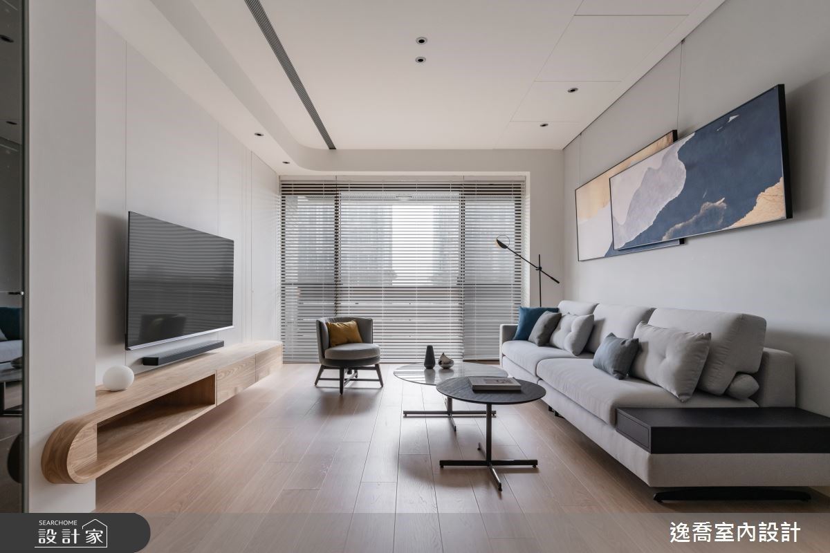 家的每個角度，都安全又舒適！電視牆整合房間隱藏門設計，放大三代同堂...