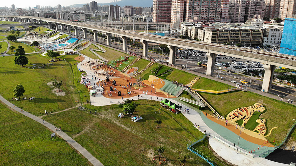 三重 CITYLINK 開幕倒數：軌道經濟引爆百萬單價？二重重劃區左右岸房價...