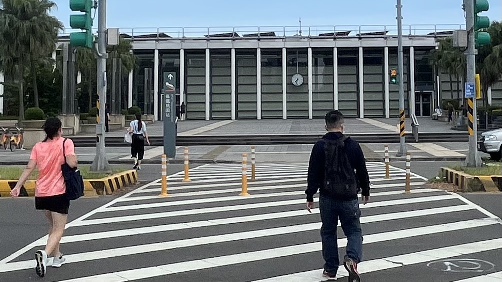 月薪10萬想買青埔房 媽喊「別超過1200萬」 網笑：長輩煞