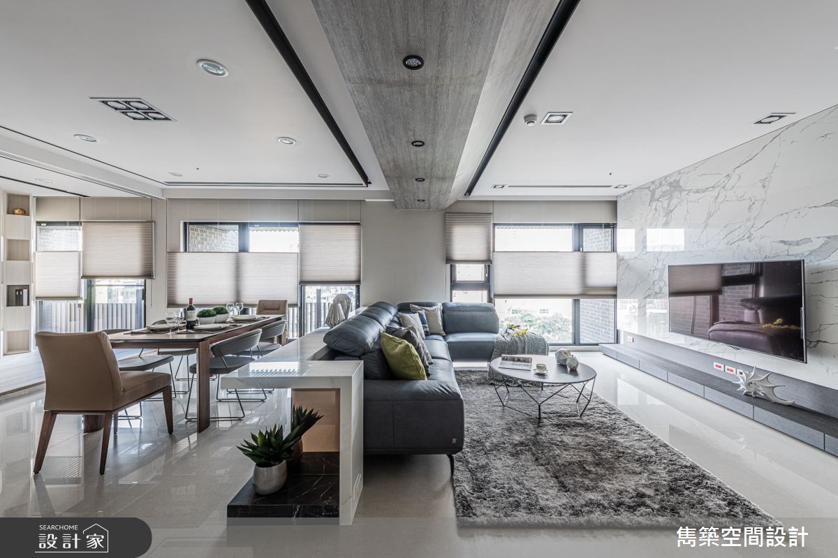 屋主愛用沙發當主角！以現代風打造居家風采