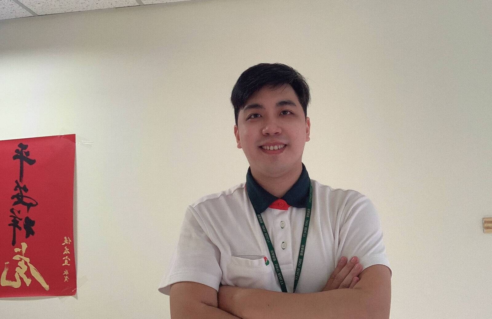 信義房屋新店七張店專案經理王宗瀚細心幫屋主處理漏水瑕疵，獲得客戶好評。