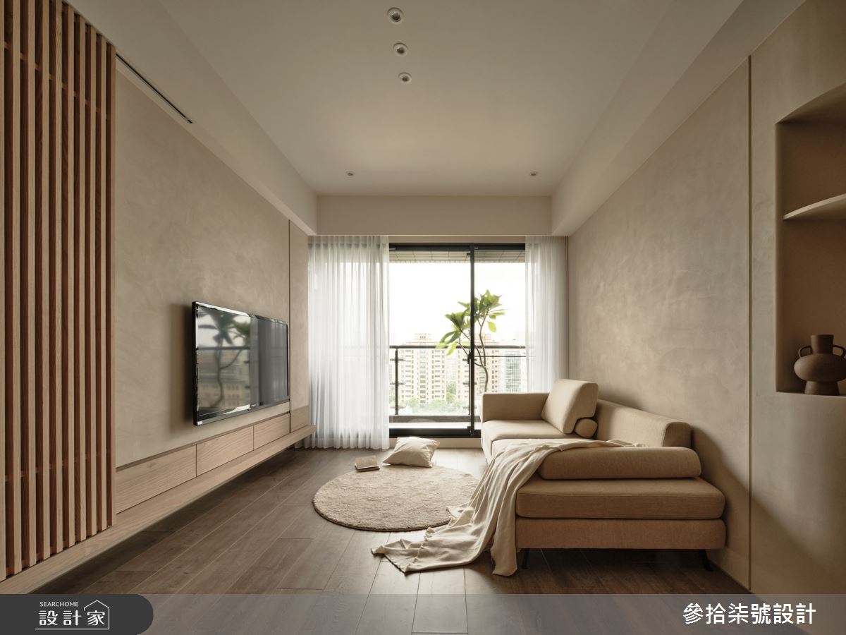 給父母最舒適的退休生活！20坪毛胚屋改造侘寂風，木紋與弧形動線挹注人...