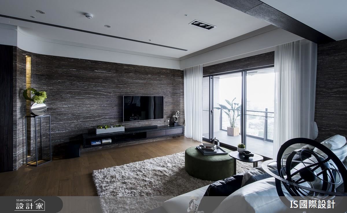 外放與沉靜的絕佳平衡！深色木質調現代風之詩