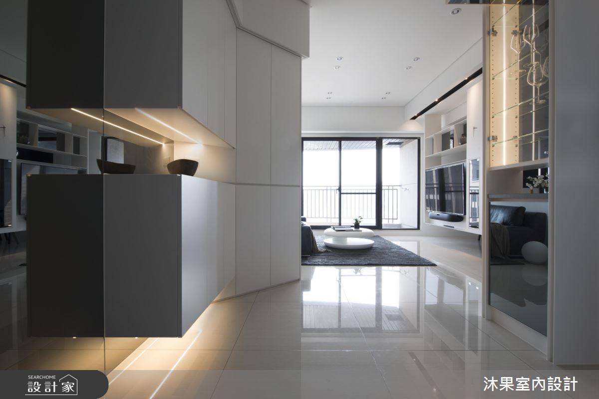 反轉你的想像！ 2 人 4 貓的純色時尚現代宅