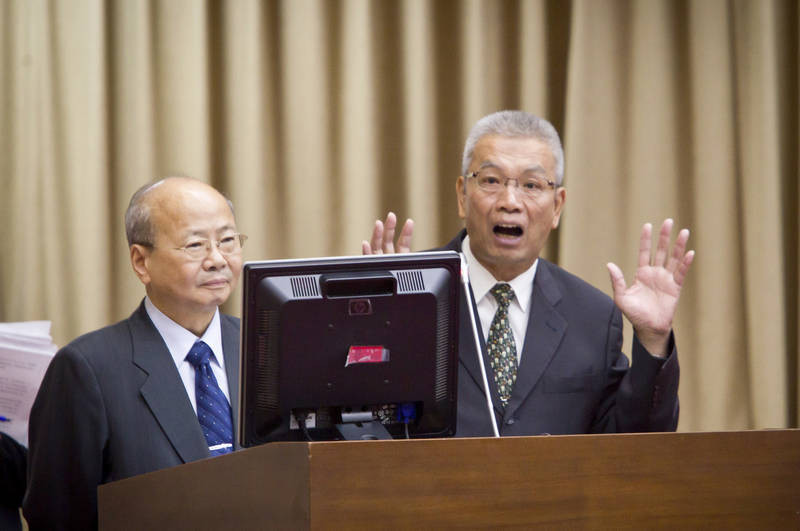 金管會過招財政部　用5百億抵稅權換股利降稅