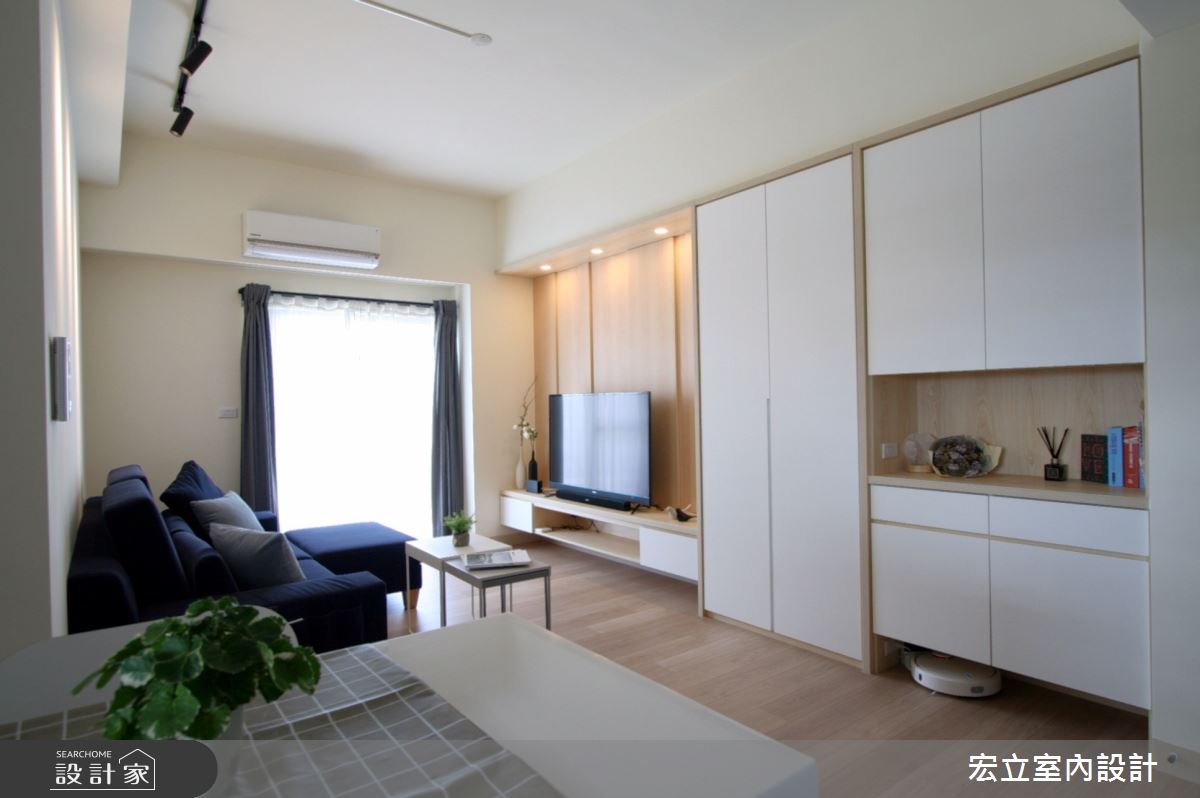 16坪簡約無印風小公寓，隱藏式收納 ＋ 中島吧台還給兩人清爽視野！