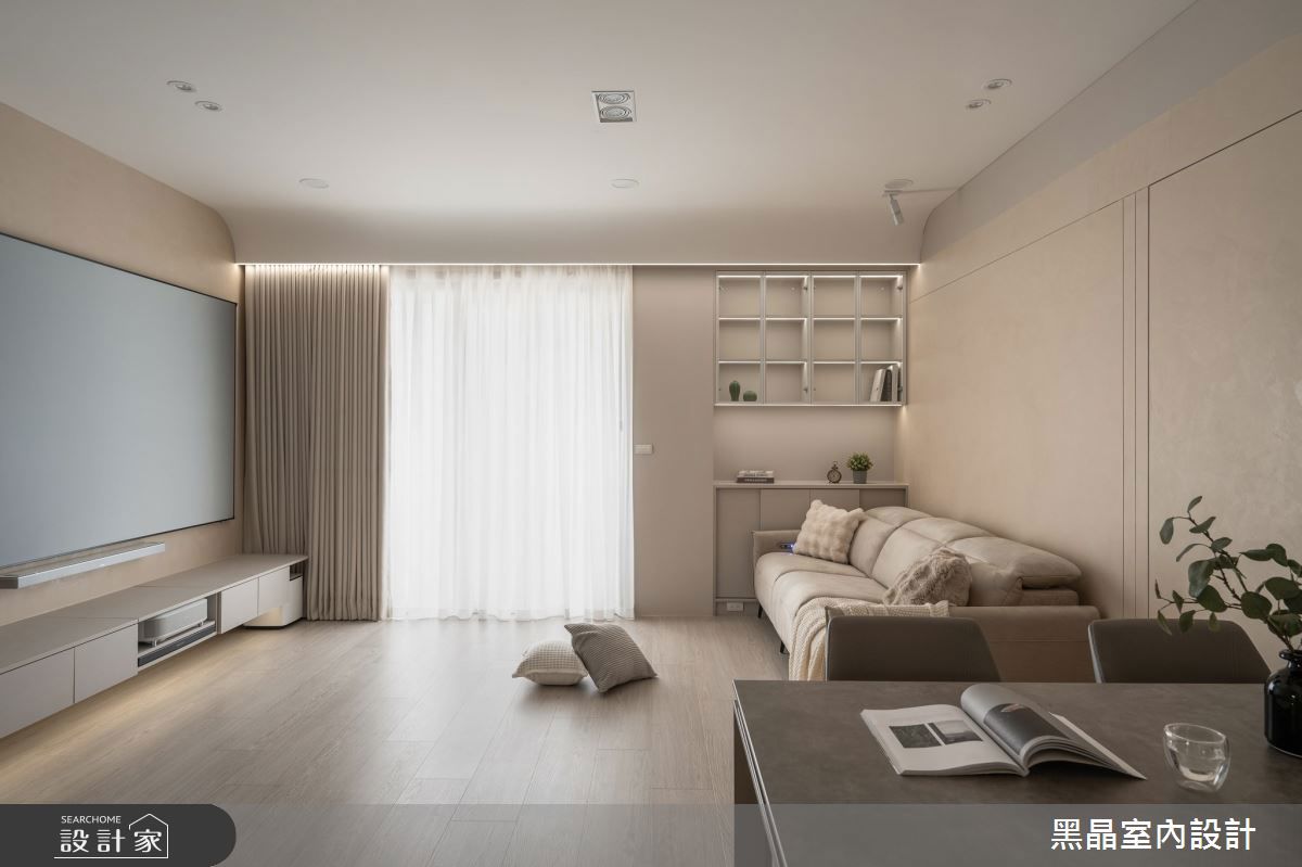 22坪老屋翻新，美學機能雙平衡！溫潤奶茶色 X 高級淺灰，為一家三口織就...