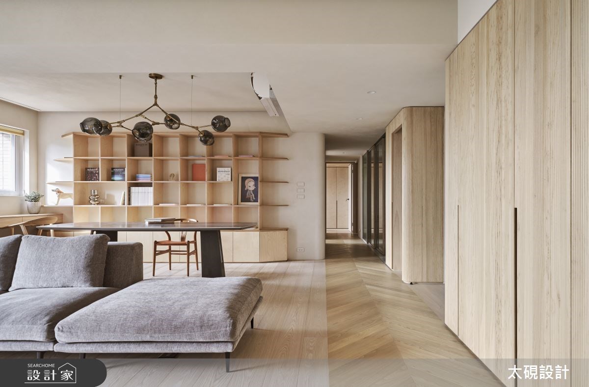 老屋翻新引進陽光溫潤感！悠遊舒適現代宅，與家人一起閱讀美好生活！