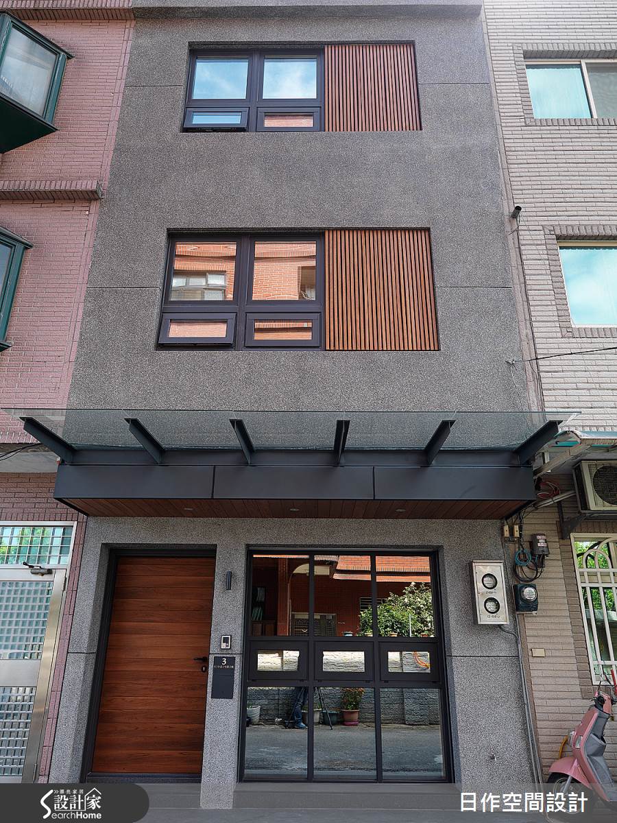 質感與風采兼具的溫雅老屋 讓光悠然於 56 坪木質透天宅