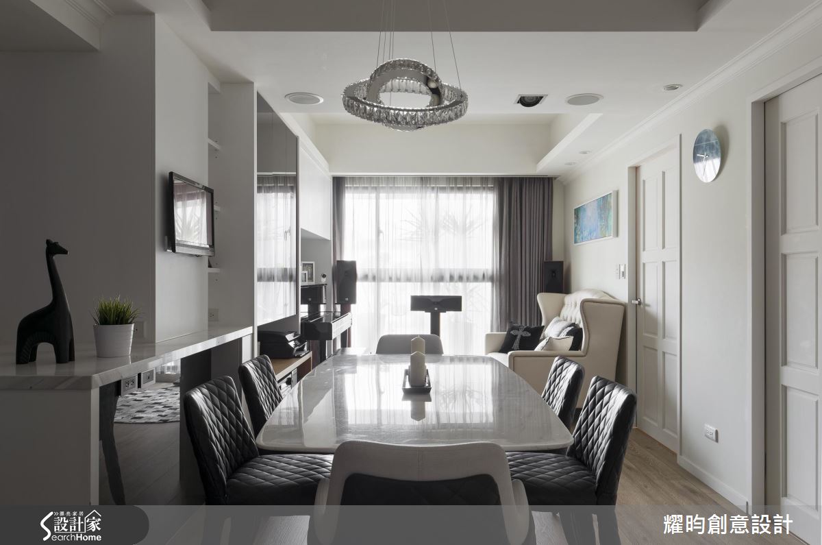 把家變成電影院！ 愛上 24 坪寧靜白輕美式