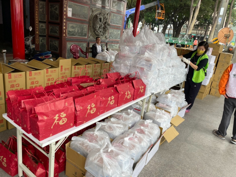 110年高雄租賃公會寒冬送暖  公益捐贈活動