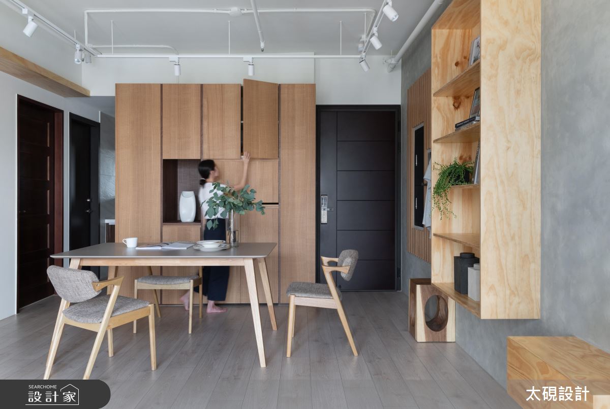 休閒居把主臥門變不見！換上拉簾，給 2 大 2 小一個自由年代