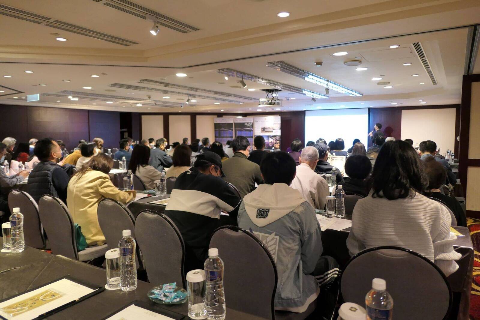 赴日置產熱潮，消費者踴躍參加購屋說明會。