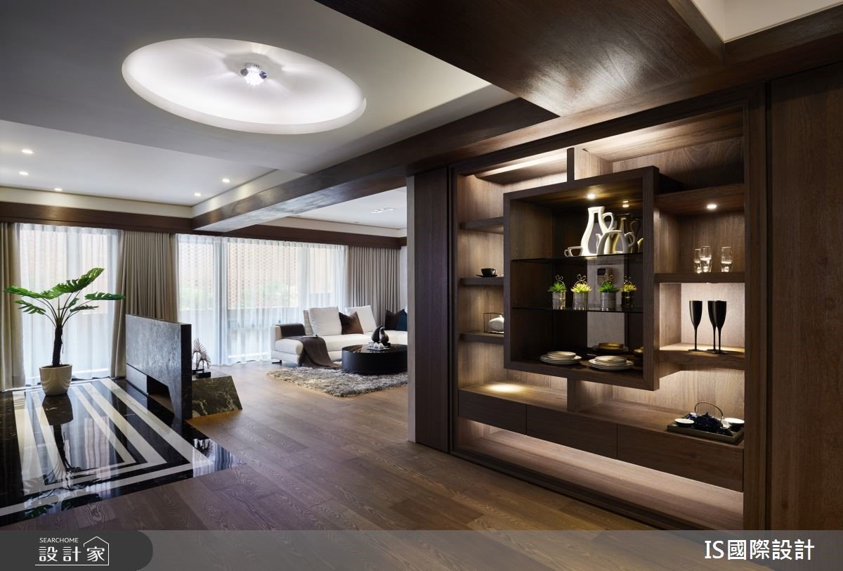 30 年老屋翻新！暖心石材打造 45 坪大器舒適現代宅