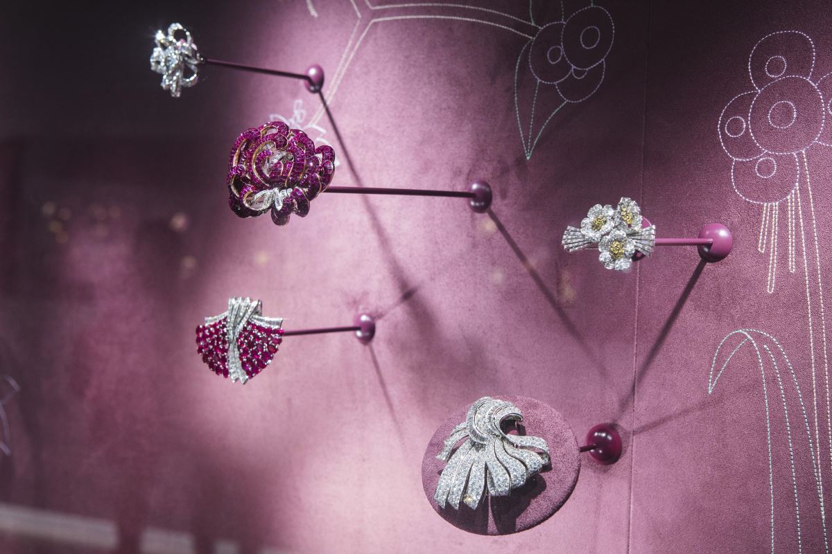 與珍稀珠寶近距離相遇 Van Cleef & Arpels梵克雅寶詩意百年‧胸針藝術展