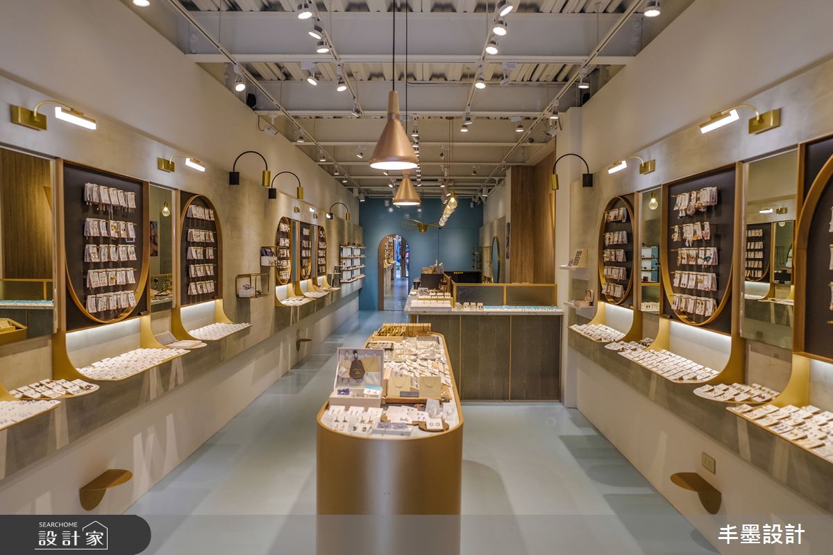 走入美的隧道，以簡約奢華打造女性飾物所