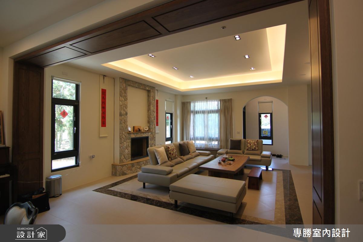 自地自建混搭風透天別墅，木意繚繞的美形視野